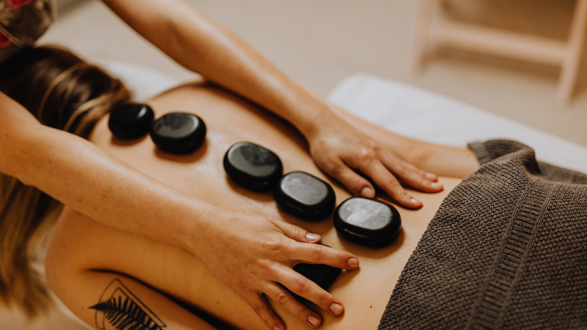 Navigating the Digital Spa: 5 Essential Considerations for Booking a Massage Online