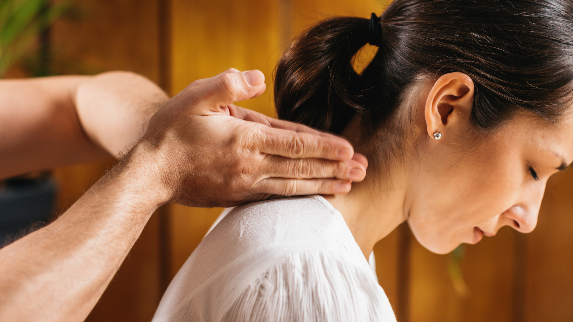 The Dance of Relaxation: Thai Massage vs. Swedish Massage